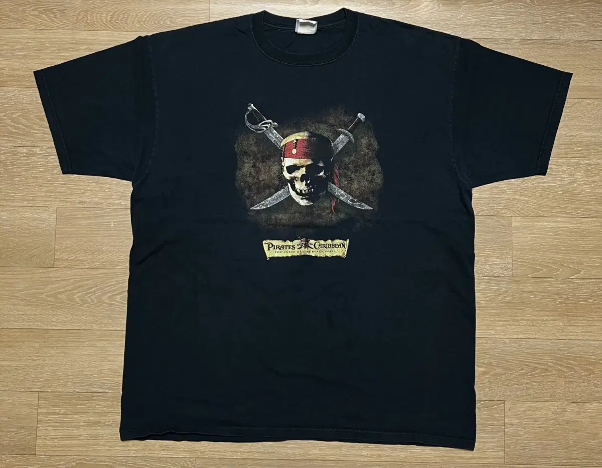 00s Pirates of the Caribbean: The Curse of the Black Pearl Disney Promotional T-shirt 2XL