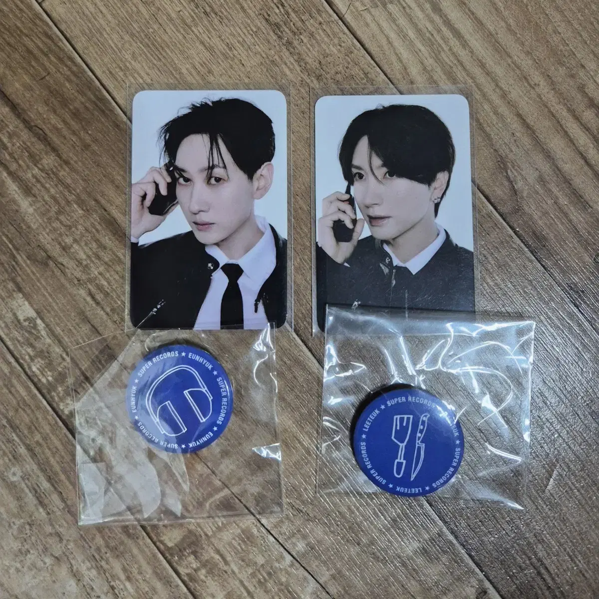슈퍼주니어 슈퍼레코드 입장 특전 포카 뱃지 판매합니다