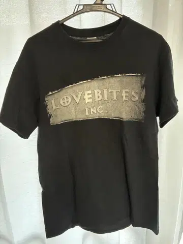 LOVEBITES 티셔츠 M 사이즈