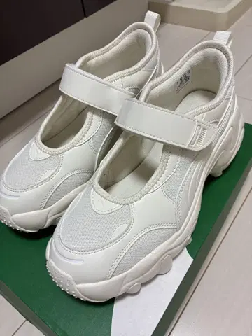 푸마 우먼 펄서 웨지 샌들 화이트