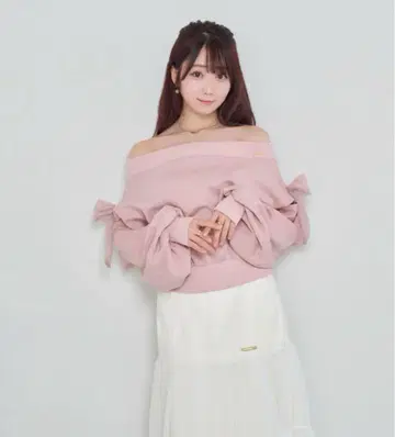 로제뮤즈 rosemuse 오프숄더 맨투맨 상의
