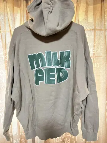 MILK FED 후드 부착 후드티 그레이
