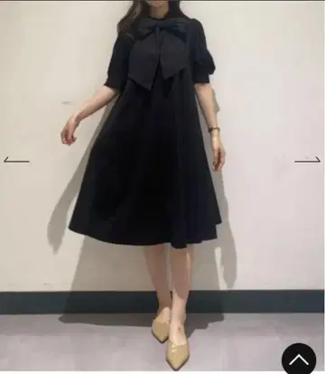 블로킹 보타이 미니 원피스 And Couture