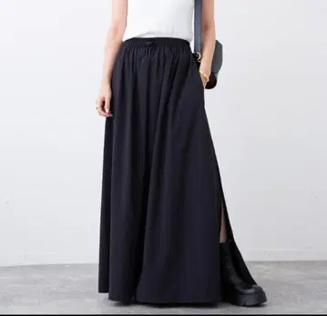 택 포함 새상품 셀리 GATHERED 롱 스커트 23SS 블랙