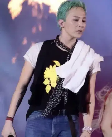 G Dragon 착용 L 사이즈 새상품