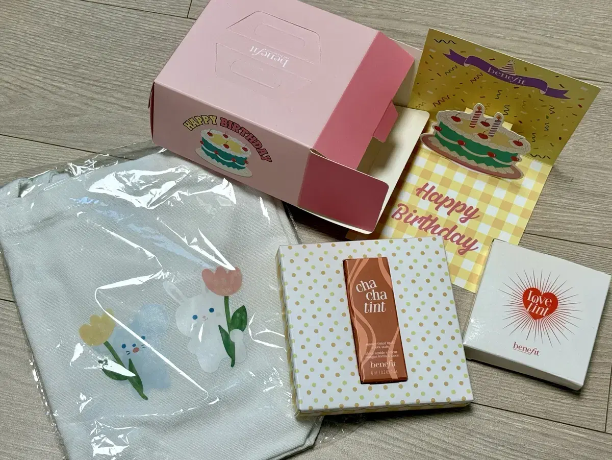 [New product] Benefit Tint Birthday Set (+ mirror, Ecco bag included)