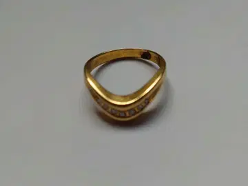 골드 V자형 반지 다이아몬드 장식