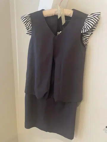 Borders at Balcony 무릎 기장 원피스 택 포함 새상품