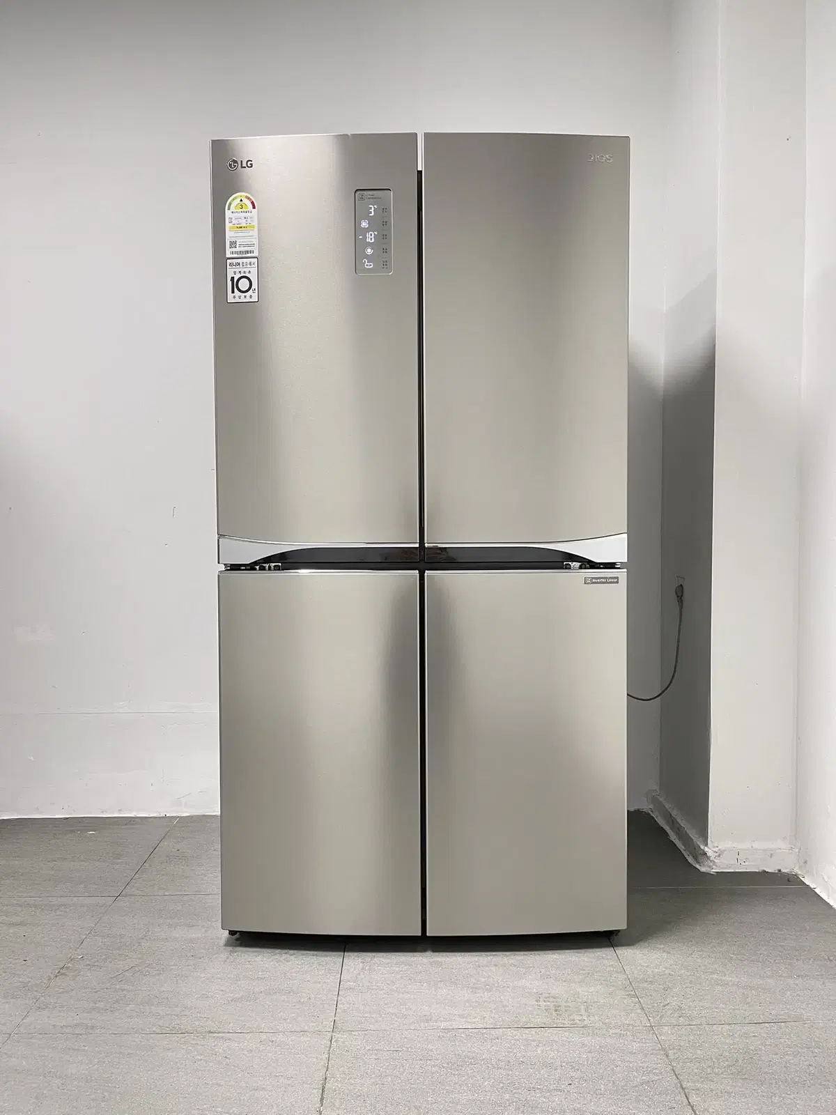 142 LG 850-liter 4-Door Used Refrigerator, Special Freezing, Sterilization and Deodorization, Metal, Nationwide Delivery