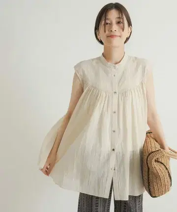새상품 어반 리서치 도어즈 코튼 보일 프렌치 블라우스