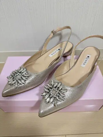 Diana 비쥬 장식 슬링백 뮬 23.5cm 샴페인 골드