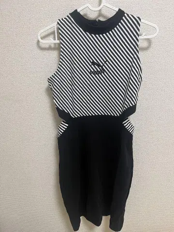 스트라이프 패턴 슬리브리스 원피스