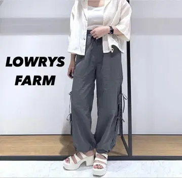 LOWRYS FARM 사이드 슬릿 드로스트 팬츠