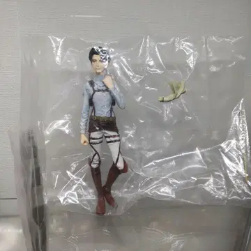 진격의 거인 프리미엄 피규어 리바이 청소 스타일