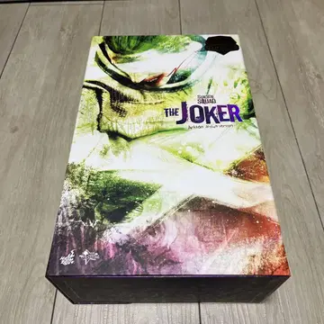 HOTTOYS 수어사이드 스쿼드 조커 (아캄 정신병원 버전)