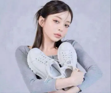 스즈키 아미 씨 프로듀스 통굽 화이트 스니커즈 M 사이즈