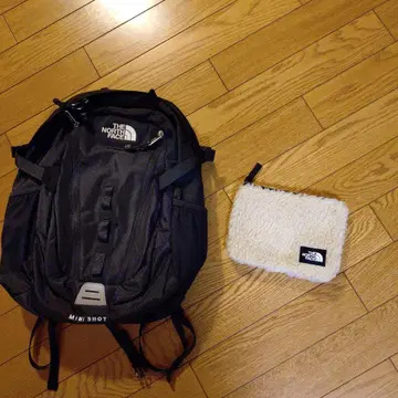 THE NORTH FACE MINI SHOT 블랙 백팩과 파우치 세트