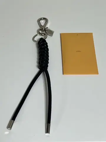 ITTI 크리스티 스네이크 노트 찰름