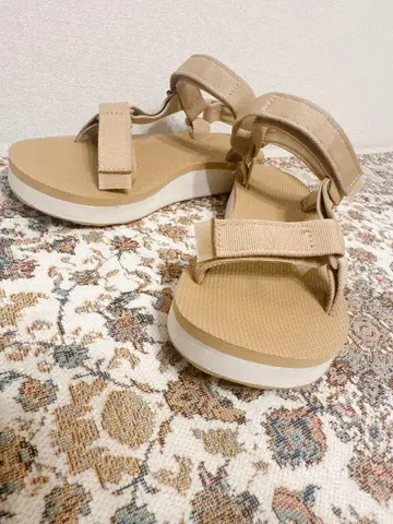 teva 테바 통굽 스포츠 샌들 23cm 베이지