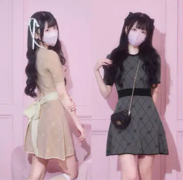 미셸 마카롱 이모짱 콜라보 모노그램 니트 원피스
