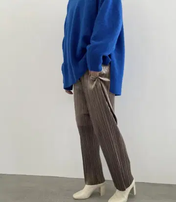 LOWRYS FARM 벨로아 플리츠 팬츠