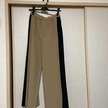 도니유 사이드 플리츠 팬츠 카멜