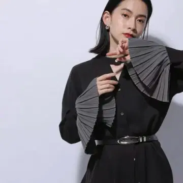 HARE (W) 소매 플리츠 지역 키 SHLS 셔츠 블라우스 블랙