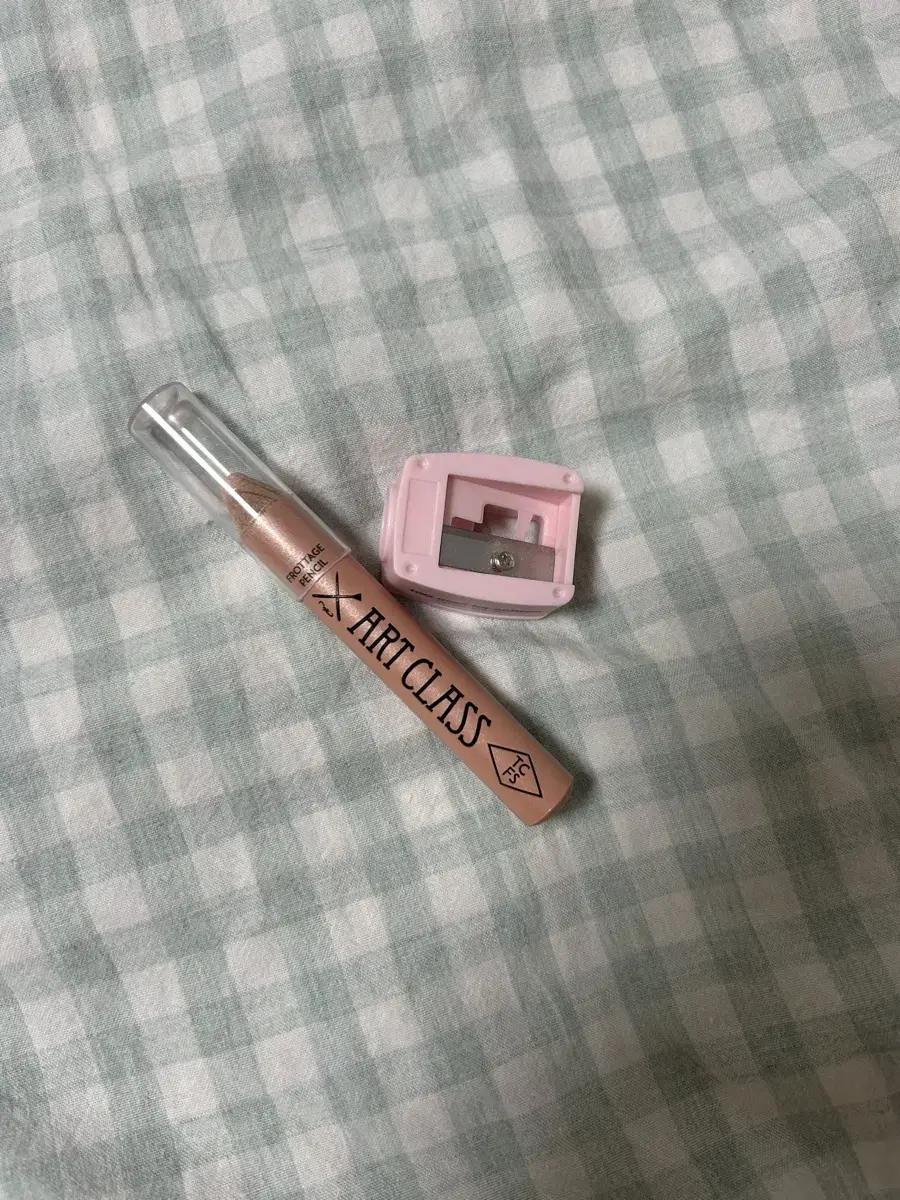 Too Cool For School Artclass Frottage Pencil No. 9 Sheer Nude, Sharpener