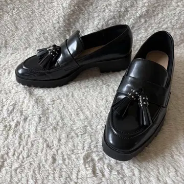 ZARA 태슬 로퍼 23.5cm 블랙 37
