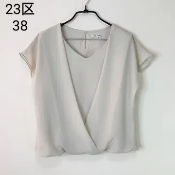 23구 V넥 블라우스