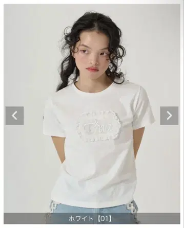 Tina 자수 컴팩트 티셔츠 TINA: JOJUN 화이트