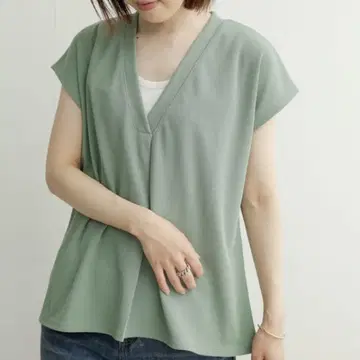 새상품급 어반 리서치 도어스 히야 사라 쿨 V 스키퍼 풀오버 민트