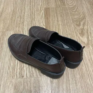 다크 브라운 가죽 로퍼