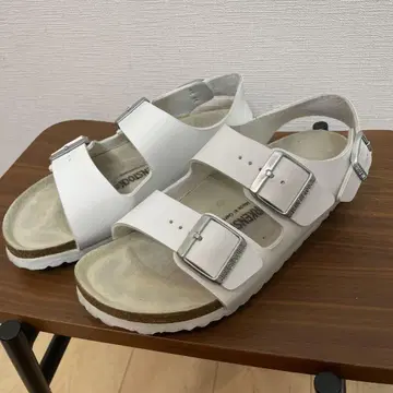 BIRKENSTOCK MILANO 화이트 컴포트 샌들 37