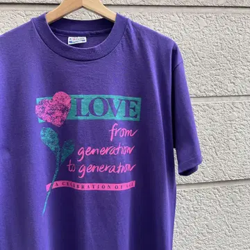 90s USA제 보라색 프린트 티셔츠 하트 무늬 LOVE 빈티지