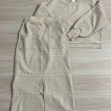베이지 케이블 짜임 셋업