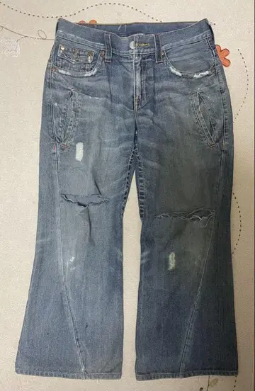 34 사이즈 TRUE RELIGION 데미지 가공 플레어 팬츠