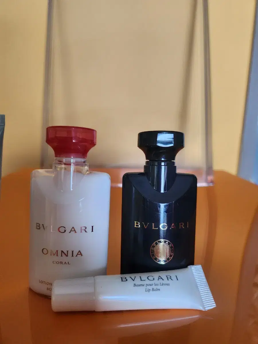 Bvlgari Omnia Coral Body Lotion Lip Balm Set