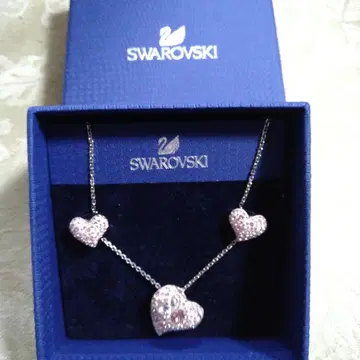 SWAROVSKI 하트 모양 목걸이와 귀찌 세트