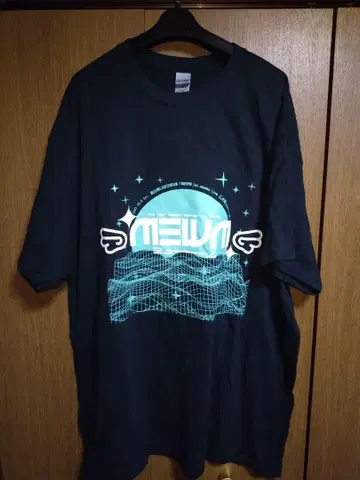 MEWM 1st 단독 공연 멤버 전원의 사인 포함 티셔츠