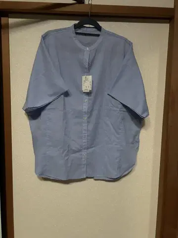 접촉 냉감 백 개더 절개 블라우스 [새상품]