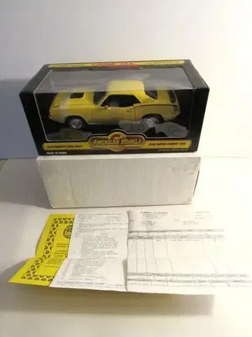 1/18 1970 노란색 플라이머스 쿠다  플라이머스