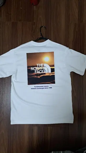 THE NORTH FACE 선셋 그래픽 티셔츠