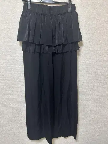 새상품 특정 브랜드 샘플 상품 페플럼 프릴 스커트풍 와이드 팬츠 블랙