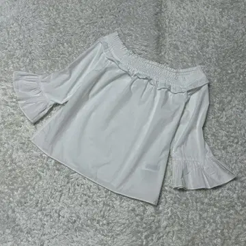 새상품급 폴로 랄프로렌 블라우스 볼륨 소매 화이트 자수 로고 프릴