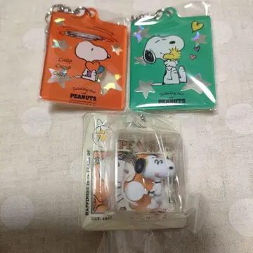 Twinkling love with PEANUTS 스누피 키링