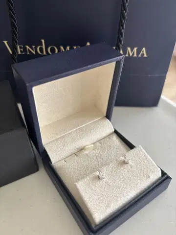 Vendome Aoyama 다이아몬드 캐틀 귀걸이 0.38ct