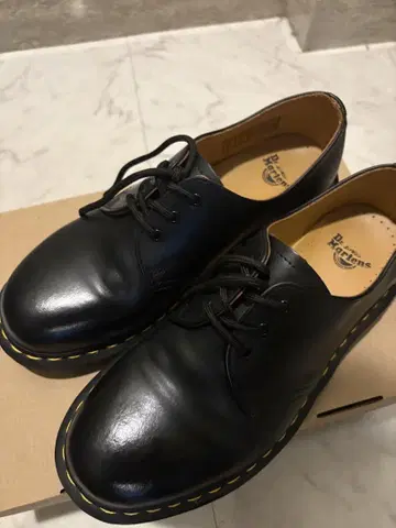 Dr. Martens 3홀 깁슨 1461