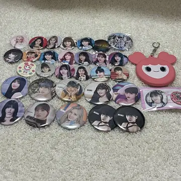 TWICE 허벅지 캔뱃지
