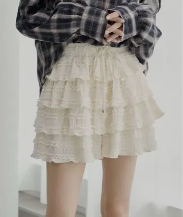 chico 레이스 티어드 숏 팬츠 라이트 베이지